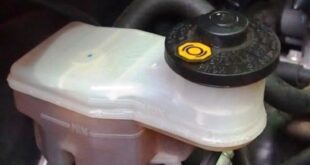 Langkah langkah Mengganti Minyak Rem Mobil Tanpa ke Bengkel