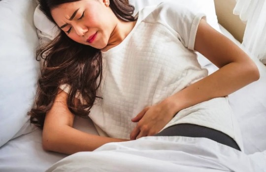Ketahui Penyebab Nyeri Haid yang Tidak Tertahankan dan Cara Mengatasinya