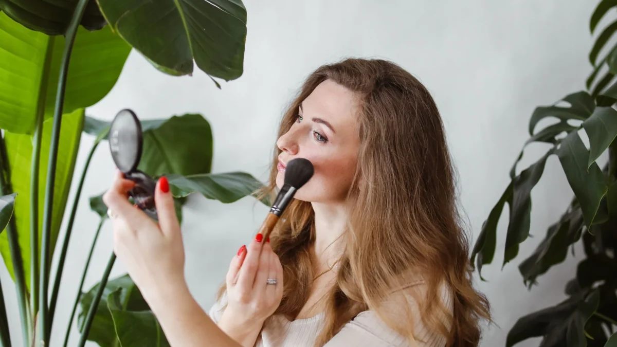 Manfaat Blush Cream untuk Pipi Merona Alami dan Glowing Seharian